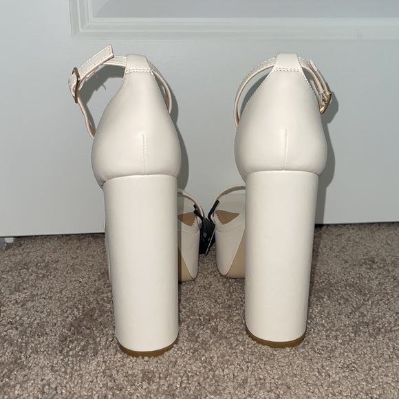 Brand new never worn cream platform express heel with ankle strap size 8 - Picture 5 of 7